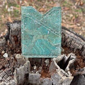 Green and Silver Card a Holder